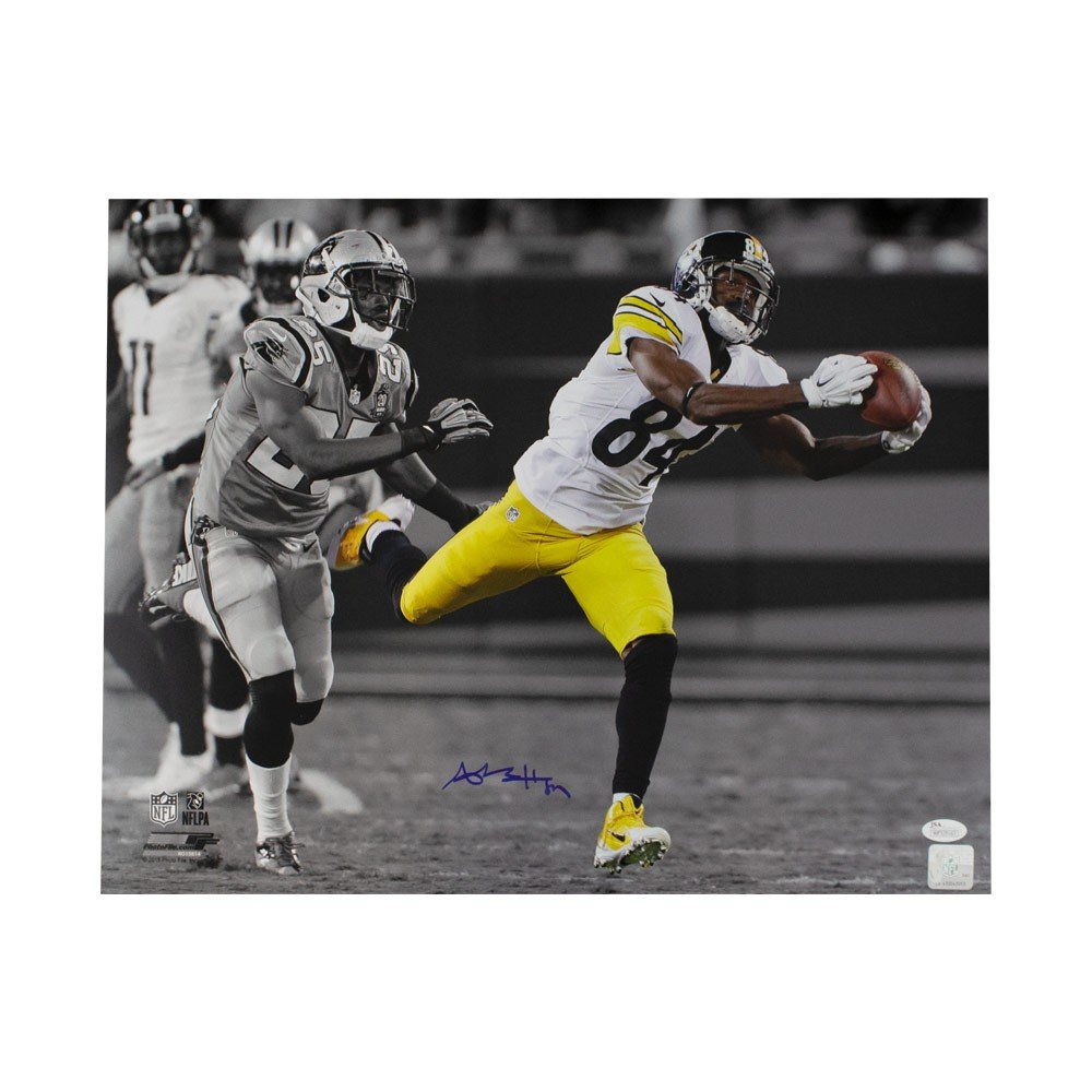 Antonio Brown Running in Bumblebee Unsigned 16x20 Photo — TSEShop