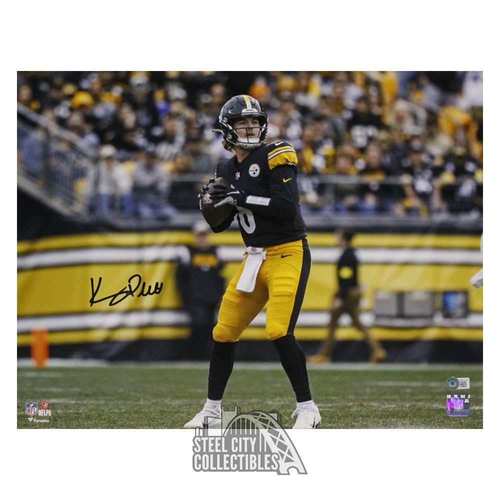 Kenny Pickett Autographed Pittsburgh Scrambling 16x20 Football Photo - BAS