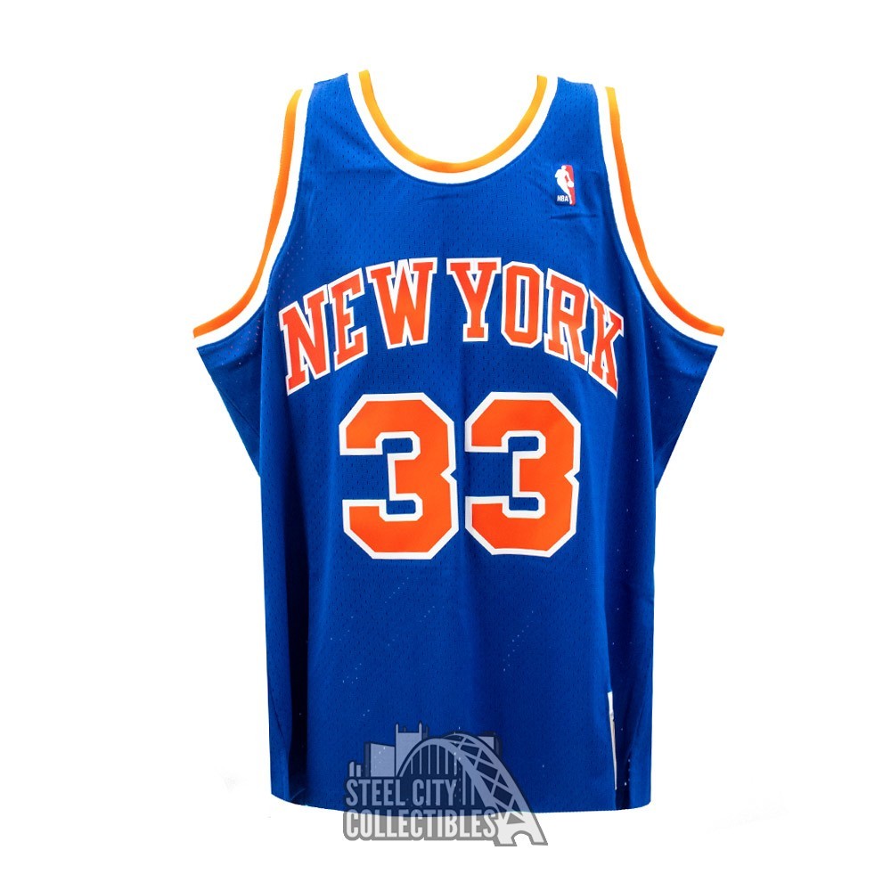 Mitchell & Ness Knicks Youth Patrick Ewing Name & Number Tee