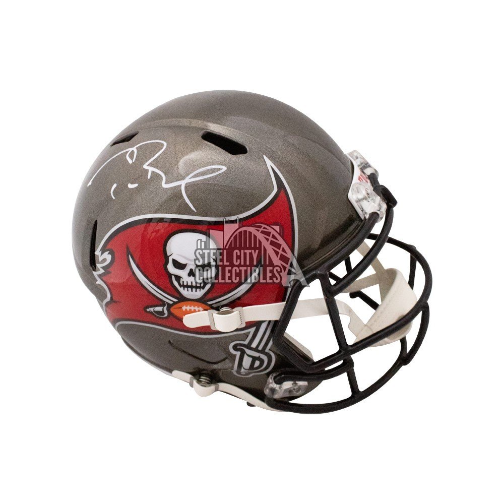 Tom Brady Autographed Tampa Bay Buccaneers Speed Replica Full-Size Football  Helmet - Fanatics