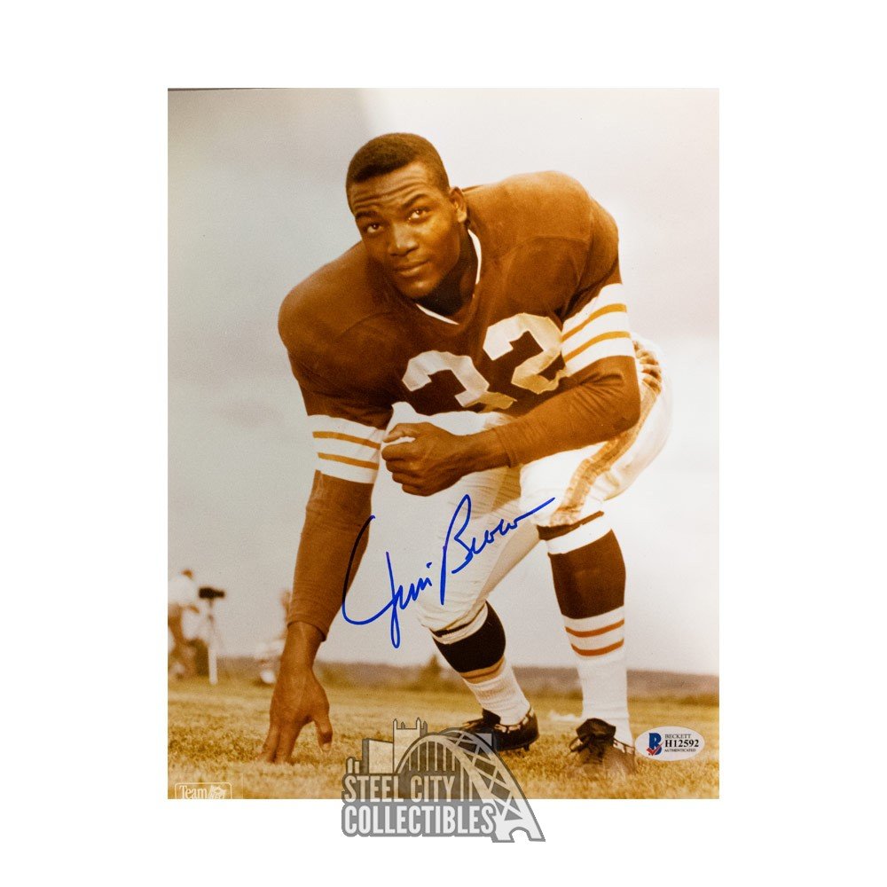 Jim Brown Autographed Cleveland Browns 8x10 Photo - BAS COA