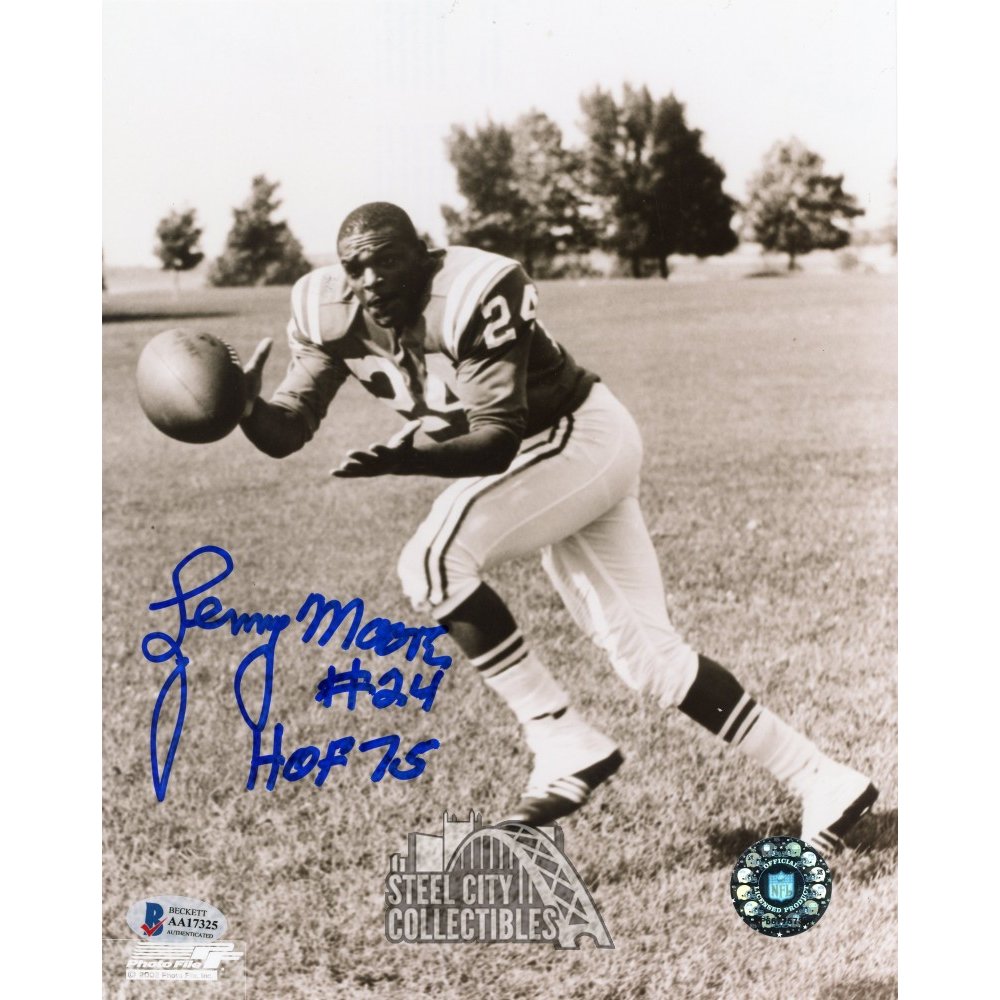 Lenny Moore HOF 75 Autographed Baltimore Colts 8x10 Photo - BAS COA  (Catching)