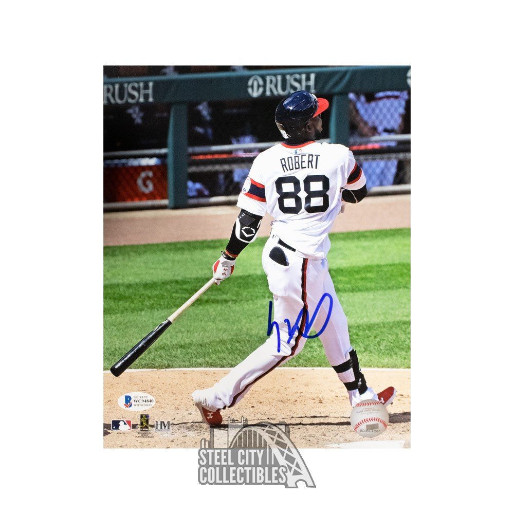 Luis Robert Autographed Chicago White Sox 8x10 Photo - BAS COA (White Jersey)