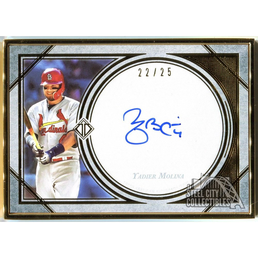2018 Topps Yadier Molina Baseball autographed trading card
