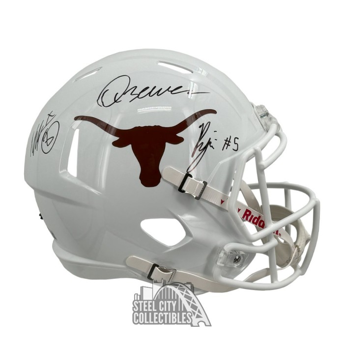 Bijan Robinson Signed Texas Longhorns Speed Mini Helmet (Beckett