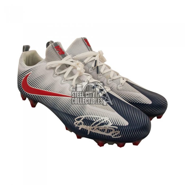 Derrick Henry Autographed Nike Football Cleats Vapor Red & Blue - BAS COA