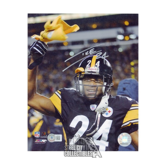 Ike Taylor Entrance Wearing Terrible Towel Unsigned 16x20 Photo