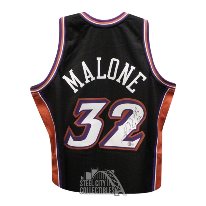 Karl malone autographed store basketball