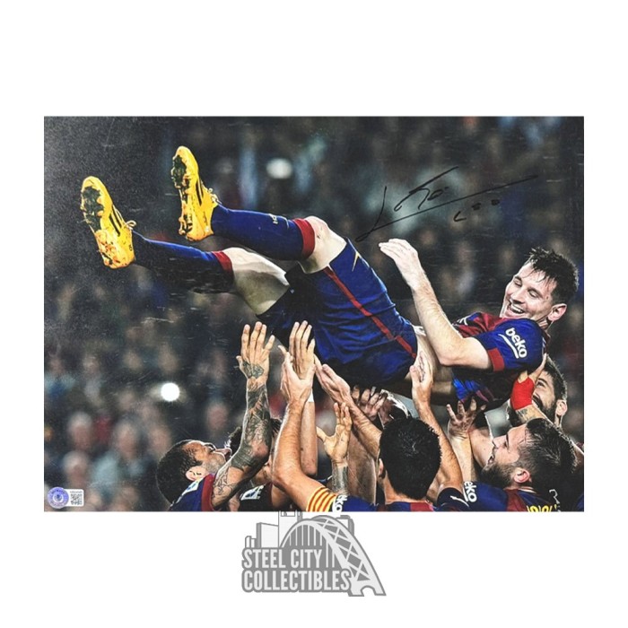 Lionel Messi Signed 8x10 with COA Barcelona Argentina