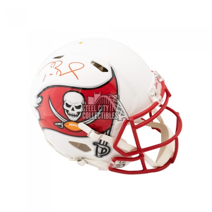 : Tom Brady Autographed Buccaneers AMP Replica Full-Size Football  Helmet - Fanatics LOA : Collectibles & Fine Art