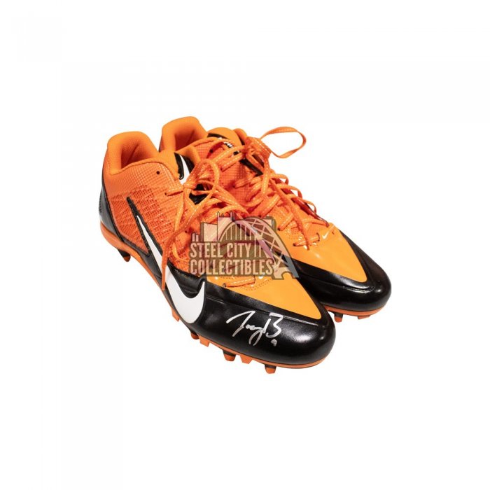 Joe Burrow Cincinnati Bengals Autographed Game-Used White Nike Cleats from  the 2020 NFL Season with