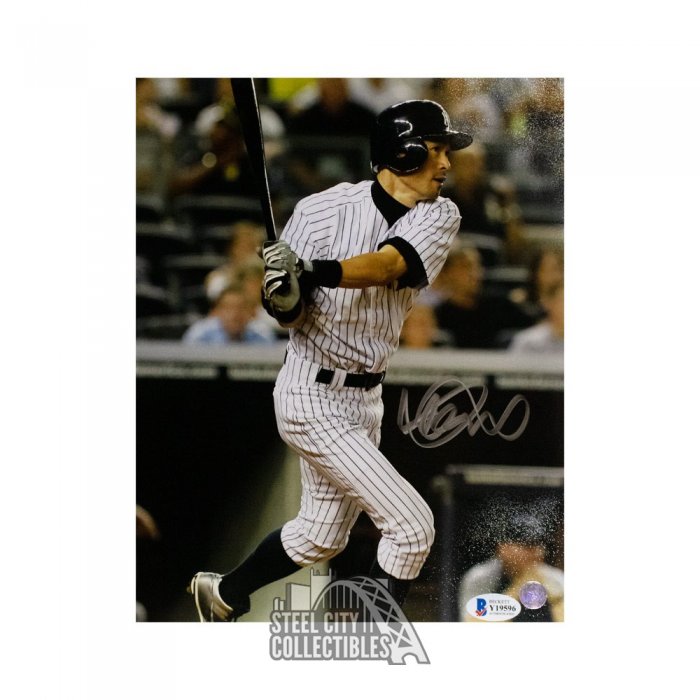 Ichiro Suzuki Autographed Seattle Mariners 8x10 Photo - BAS COA