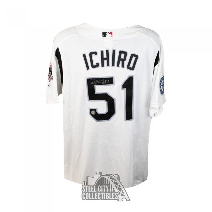 Ichiro Suzuki Autographed Seattle Mariners 8x10 Photo - BAS COA (White  Jersey Horizontal)