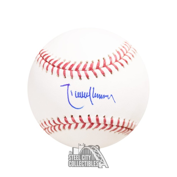 Randy Johnson Autographed New York Yankees 16x20 Photo - BAS COA