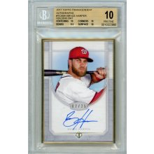 Derek Jeter 2017 Topps Transcendent Baseball Framed Autograph Card 23/25 -  BGS Graded 10
