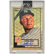 Derek Jeter 2017 Topps Transcendent Baseball Framed Autograph Card 23/25 -  BGS Graded 10